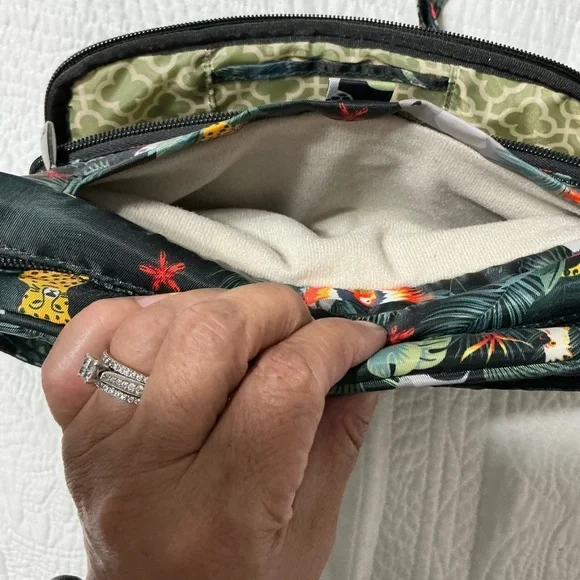 Carousel XL LUG Bag “Wildlife Black” - Picture 10 of 16